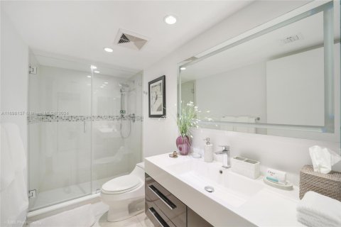 Снять в аренду кондоминиум в Ки-Бискейн, Флорида 2 спальни, 148.64м2, № 2015210 - фото 9