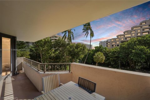 Снять в аренду кондоминиум в Ки-Бискейн, Флорида 2 спальни, 148.64м2, № 2015210 - фото 12