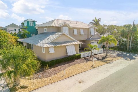 House in New Smyrna Beach, Florida 3 bedrooms, 221.94 sq.m. № 1517391 - photo 4