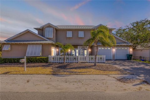 House in New Smyrna Beach, Florida 3 bedrooms, 221.94 sq.m. № 1517391 - photo 2