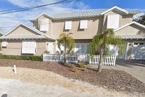 House in New Smyrna Beach, Florida 3 bedrooms, 221.94 sq.m. № 1517391 - photo 5