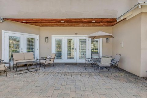 House in New Smyrna Beach, Florida 3 bedrooms, 221.94 sq.m. № 1517391 - photo 15