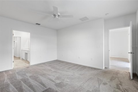House in Davenport, Florida 5 bedrooms, 225.75 sq.m. № 1823266 - photo 17