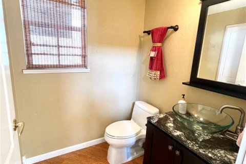 House in Orlando, Florida 4 bedrooms, 212.65 sq.m. № 1543785 - photo 21