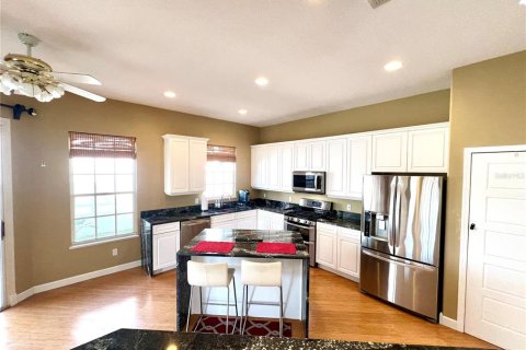 House in Orlando, Florida 4 bedrooms, 212.65 sq.m. № 1543785 - photo 13