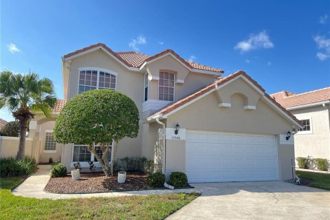 House in Orlando, Florida 4 bedrooms, 212.65 sq.m. № 1543785 - photo 1