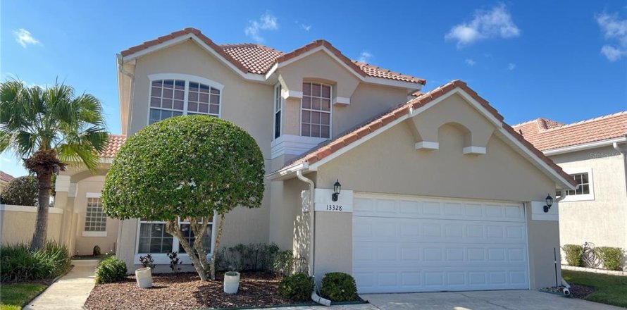 House in Orlando, Florida 4 bedrooms, 212.65 sq.m. № 1543785