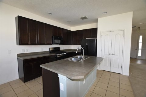 Villa ou maison à louer à Mount Dora, Floride: 4 chambres, 223.06 m2 № 2102359 - photo 2