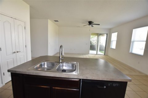 Villa ou maison à louer à Mount Dora, Floride: 4 chambres, 223.06 m2 № 2102359 - photo 4
