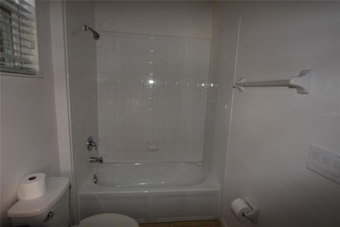 Villa ou maison à louer à Mount Dora, Floride: 4 chambres, 223.06 m2 № 2102359 - photo 12