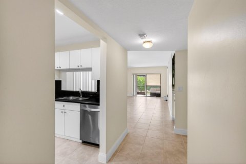 Condo in Boca Raton, Florida, 2 bedrooms  № 2185720 - photo 16