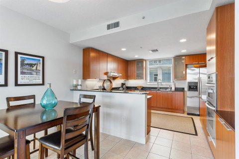 Condo in Lantana, Florida, 3 bedrooms  № 2262029 - photo 9