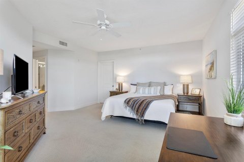 Condo in Lantana, Florida, 3 bedrooms  № 2262029 - photo 28