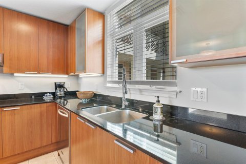 Condo in Lantana, Florida, 3 bedrooms  № 2262029 - photo 12