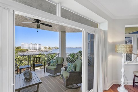 Condo in Lantana, Florida, 3 bedrooms  № 2262029 - photo 19