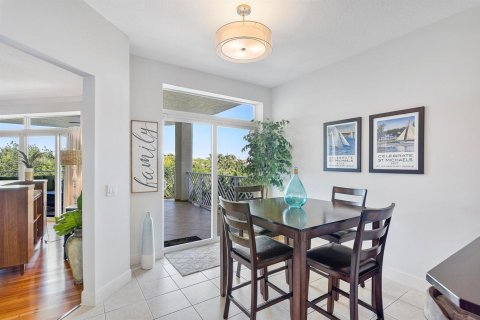 Condo in Lantana, Florida, 3 bedrooms  № 2262029 - photo 16