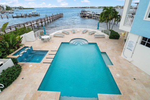 Condo in Lantana, Florida, 3 bedrooms  № 2262029 - photo 21