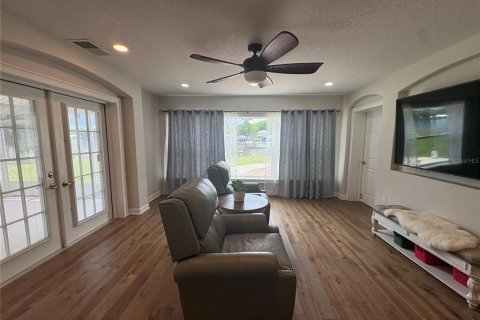 Villa ou maison à vendre à Astor, Floride: 3 chambres, 187.2 m2 № 2199427 - photo 15