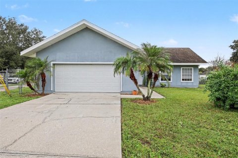 Villa ou maison à Kissimmee, Floride 3 chambres, 139.45 m2 № 2418681