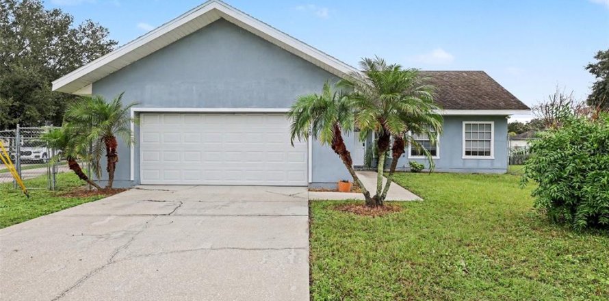 Villa ou maison à Kissimmee, Floride 3 chambres, 139.45 m2 № 2418681