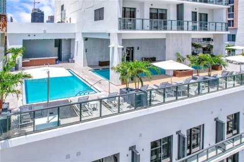 Condominio en venta en Miami, Florida, 43.29 m2 № 1993158 - foto 5