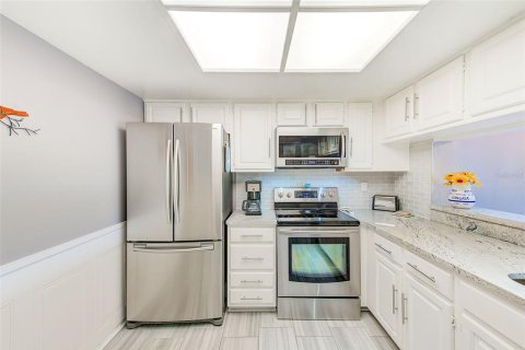 Condo in Clearwater, Florida, 2 bedrooms № 2212794 - photo 13