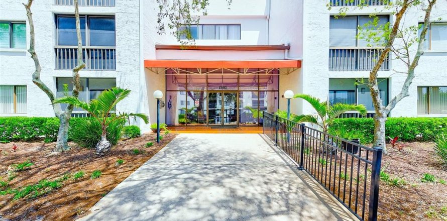 Condo in Clearwater, Florida, 2 bedrooms № 2212794