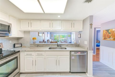 Condo in Clearwater, Florida, 2 bedrooms № 2212794 - photo 12