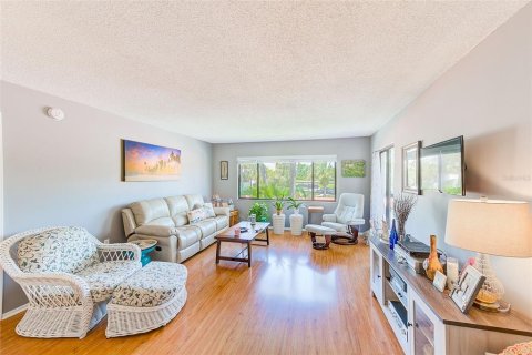 Condo in Clearwater, Florida, 2 bedrooms № 2212794 - photo 7