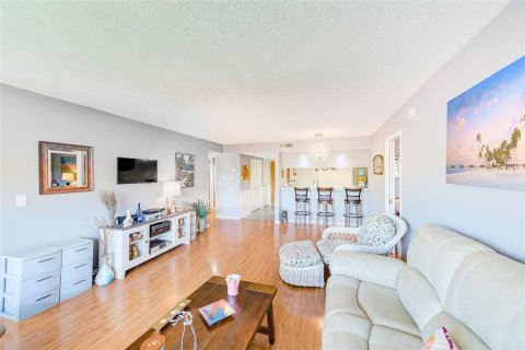 Condo in Clearwater, Florida, 2 bedrooms № 2212794 - photo 8