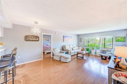 Condo in Clearwater, Florida, 2 bedrooms № 2212794 - photo 5