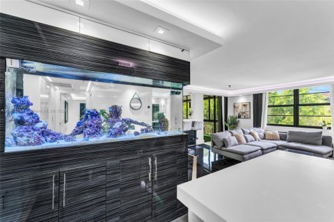 Condominio en venta en Miami, Florida, 2 dormitorios, 111.2 m2 № 1979951 - foto 5