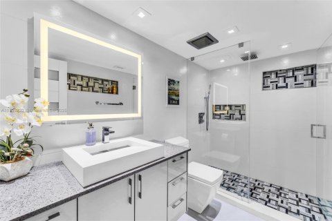 Condominio en venta en Miami, Florida, 2 dormitorios, 111.2 m2 № 1979951 - foto 15