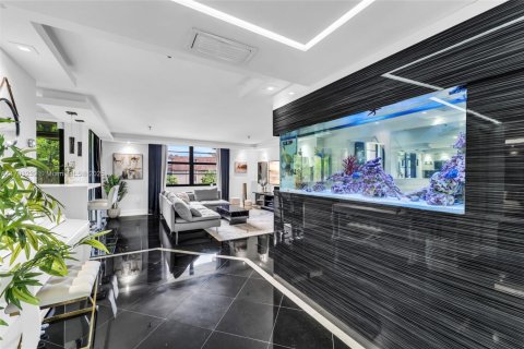 Condominio en venta en Miami, Florida, 2 dormitorios, 111.2 m2 № 1979951 - foto 3