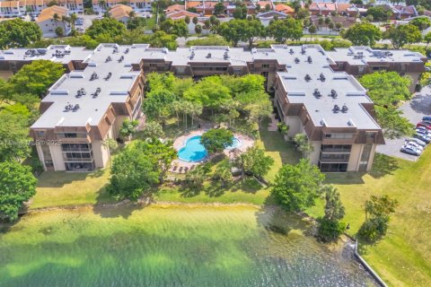 Condominio en venta en Miami, Florida, 2 dormitorios, 111.2 m2 № 1979951 - foto 18