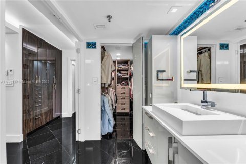 Condominio en venta en Miami, Florida, 2 dormitorios, 111.2 m2 № 1979951 - foto 12