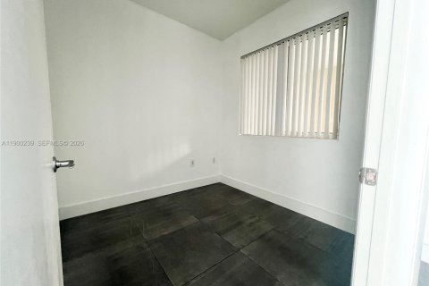 Купить кондоминиум в Майами, Флорида 1 спальня, 78.22м2, № 2054724 - фото 3