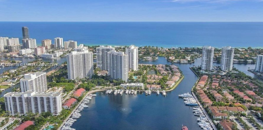 Condo à Aventura, Floride, 2 chambres № 1458691