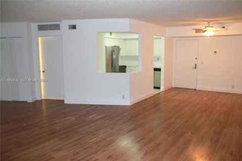 Copropriété à louer à Aventura, Floride: 1 chambre, 102.56 m2 № 2001174 - photo 3