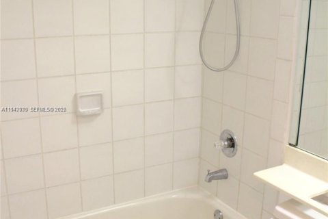Copropriété à louer à Aventura, Floride: 1 chambre, 102.56 m2 № 2001174 - photo 9