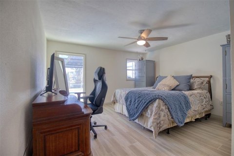 House in Hudson, Florida 3 bedrooms, 229.47 sq.m. № 2151350 - photo 25