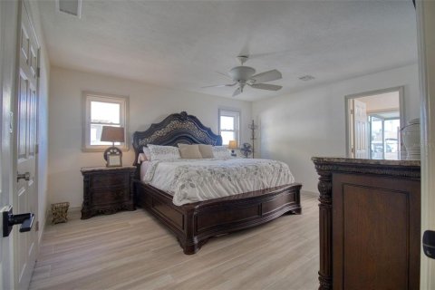 House in Hudson, Florida 3 bedrooms, 229.47 sq.m. № 2151350 - photo 21
