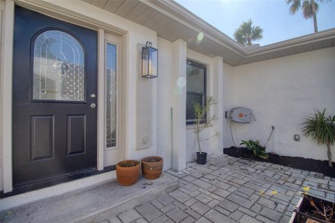 House in Hudson, Florida 3 bedrooms, 229.47 sq.m. № 2151350 - photo 7