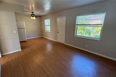 Casa en alquiler en Fort Lauderdale, Florida, 1 dormitorio, 58.06 m2 № 1988416 - foto 5