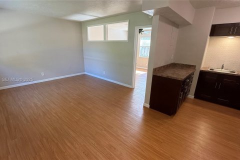 Casa en alquiler en Fort Lauderdale, Florida, 1 dormitorio, 58.06 m2 № 1988416 - foto 4