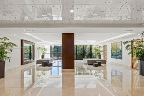 Condo in Miami, Florida, 1 bedroom  № 1888858 - photo 3
