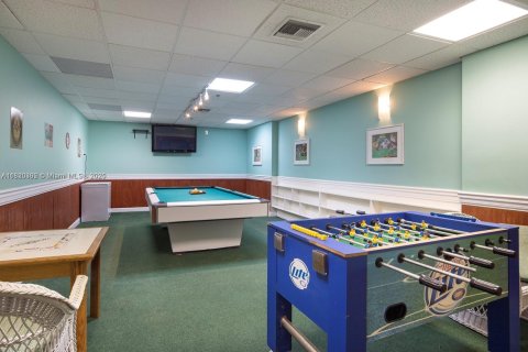 Condo in Miami, Florida, 1 bedroom  № 1888858 - photo 25