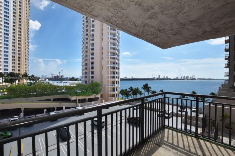 Condo in Miami, Florida, 1 bedroom  № 1888858 - photo 6
