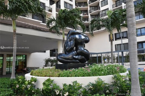 Condo in Miami, Florida, 1 bedroom  № 1888858 - photo 2