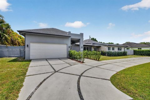 Villa ou maison à vendre à Miami, Floride: 4 chambres, 299.52 m2 № 2073483 - photo 5